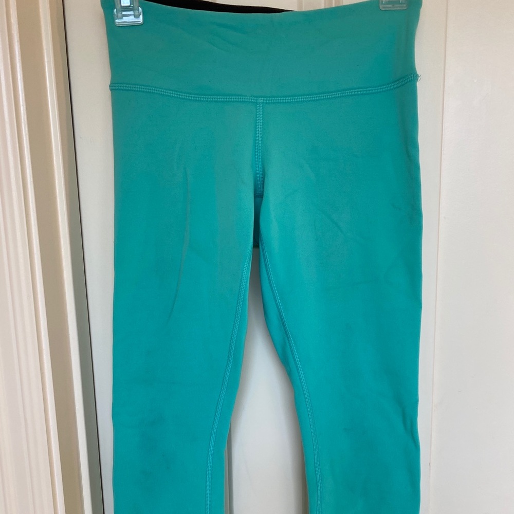 Lululemon Bali breeze/ black reversible wunder 4